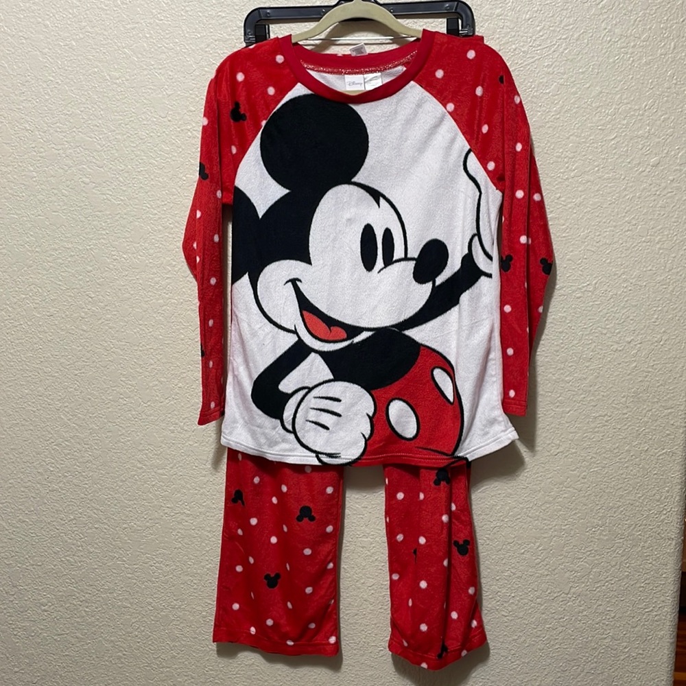 Disney Mickey Mouse Cosy  Fleece Pajamas. Excellent Condition. Size M.